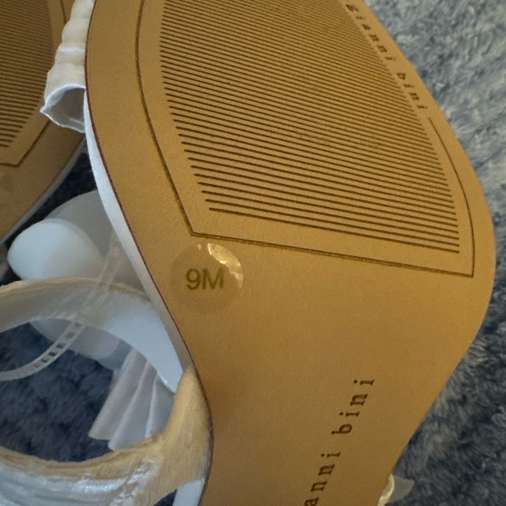 Gianni Bini White Summer Heels - Picture 5 of 5